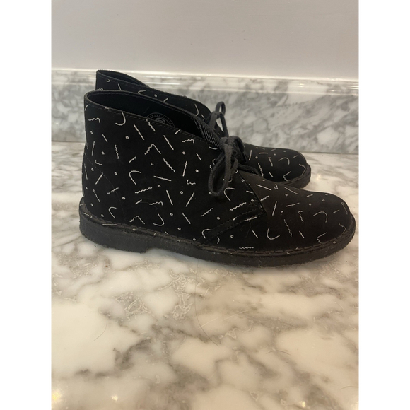 Clarks Shoes - Women’s Clark Desert Boots, Funky Black And White sz 8